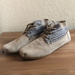 Toms moccasins